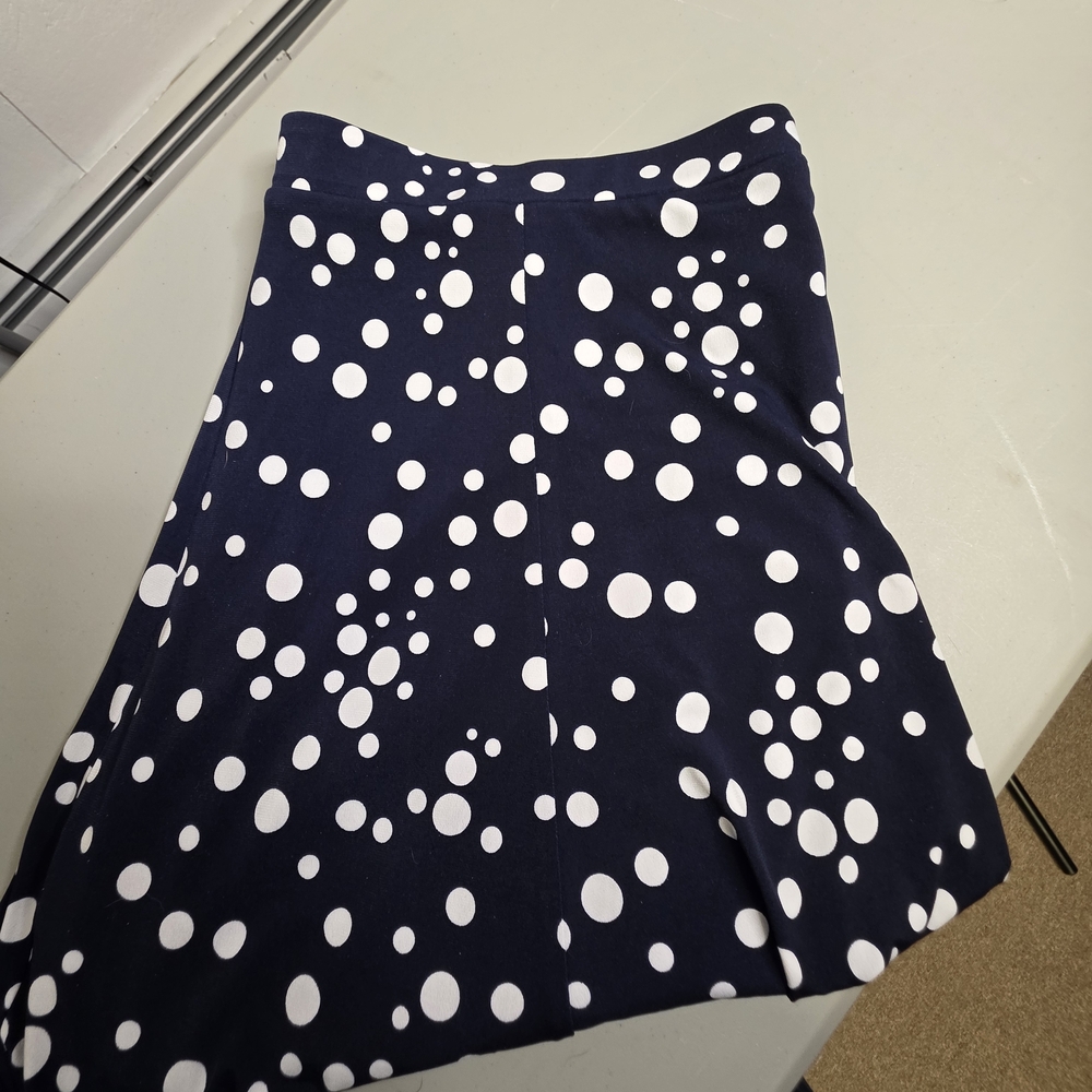 Susan Graver Polka Dot Skort - Picture 3 of 9